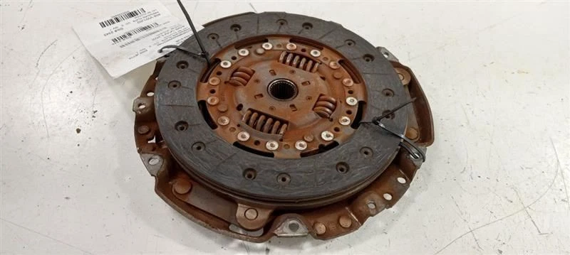 Volkswagen Jetta Manual Transmission Clutch Pressure Plate 2003 2002 2001 2000 - Image 2 of 4