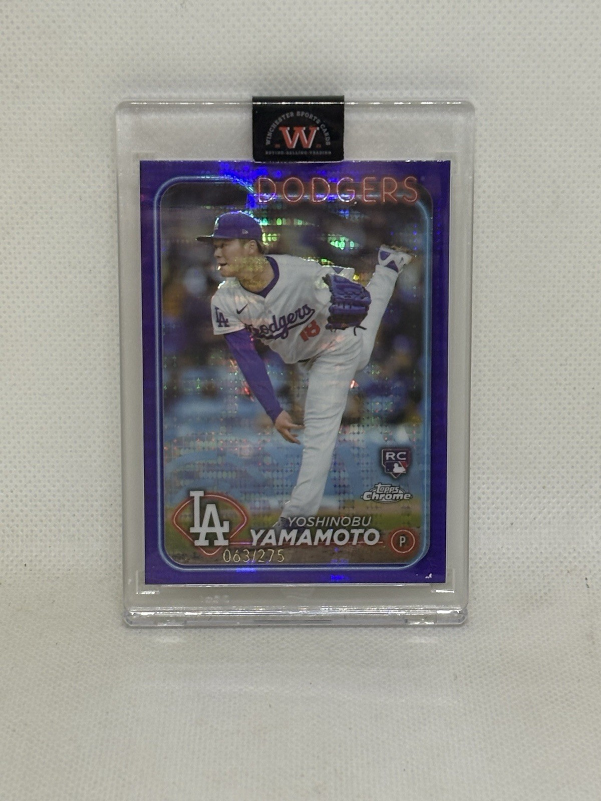 2024 Topps Chrome - Yoshinobu Yamamoto #18 Purple Sonar Refractor /275 (RC)