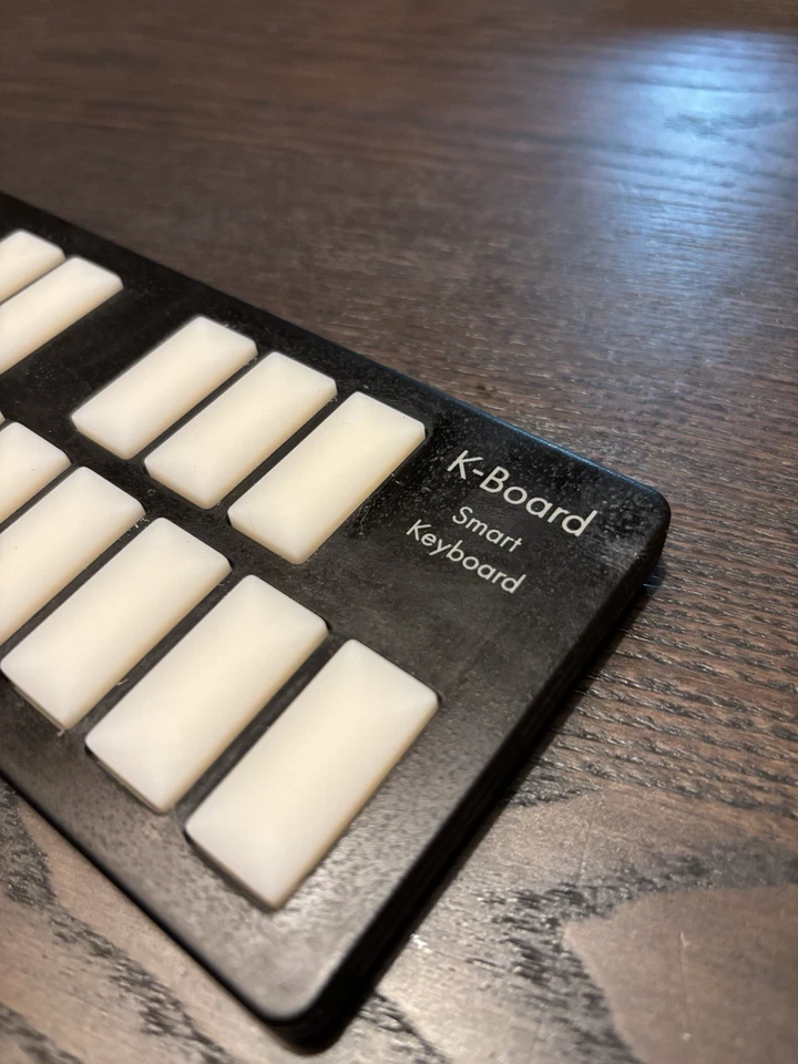 Keith McMillen Instruments K-Board, a smart sensor USB MIDI keyboard controller. - Image 2 of 4