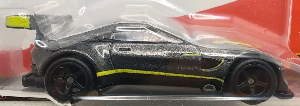 Hot Wheels Premium Aston Martin Vantage GTE Euro Speed 2/5 2025 JBK76-LA10 - Imagen 2 de 4