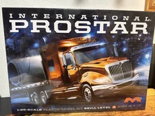 Moebius 1301 - International Prostar - 1/25 model kit - New Sealed