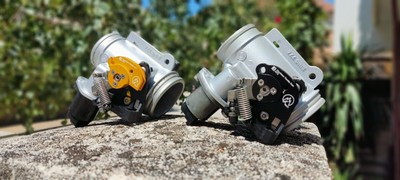 07 BMW R1200rt Right Throttle Body Housing 13547685324 for sale 