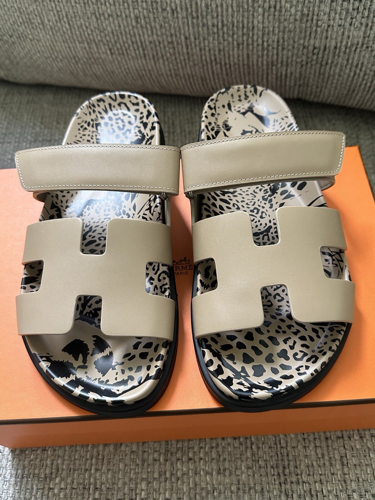 Size 37EU NIB HERMÈS Beige Argile Print Women’s Chypre Sandals image 2