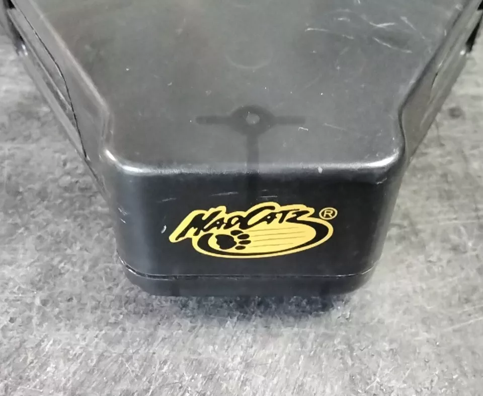 MadCatz 4-Player Universal Multi-Port System for PS1/PS2 - Image 3 of 4