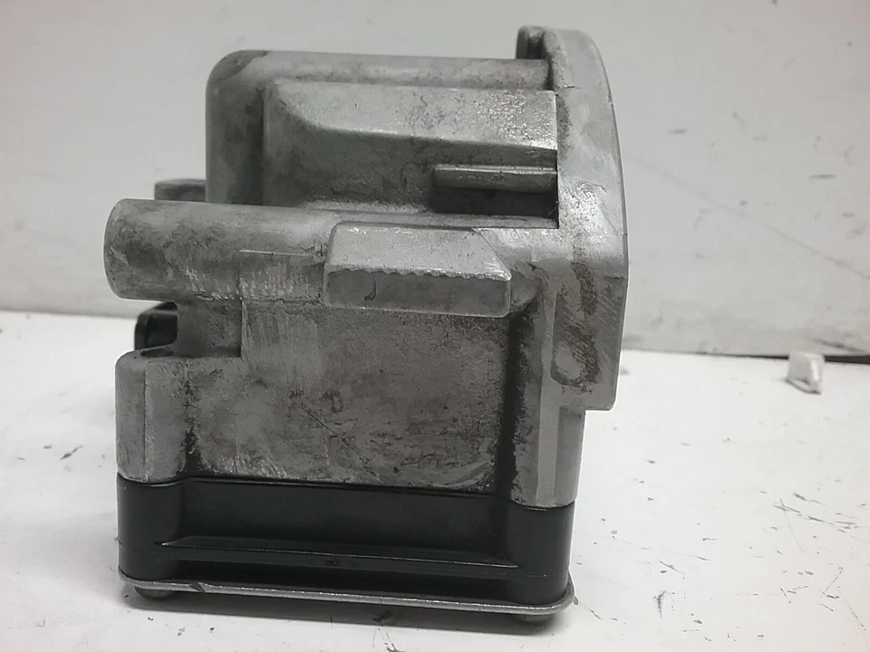 Carrocería de válvula de transmisión Chrysler Pacifica 2004-2008 04659981 (3,8 L 6 cilindros) Foto 3 de 4