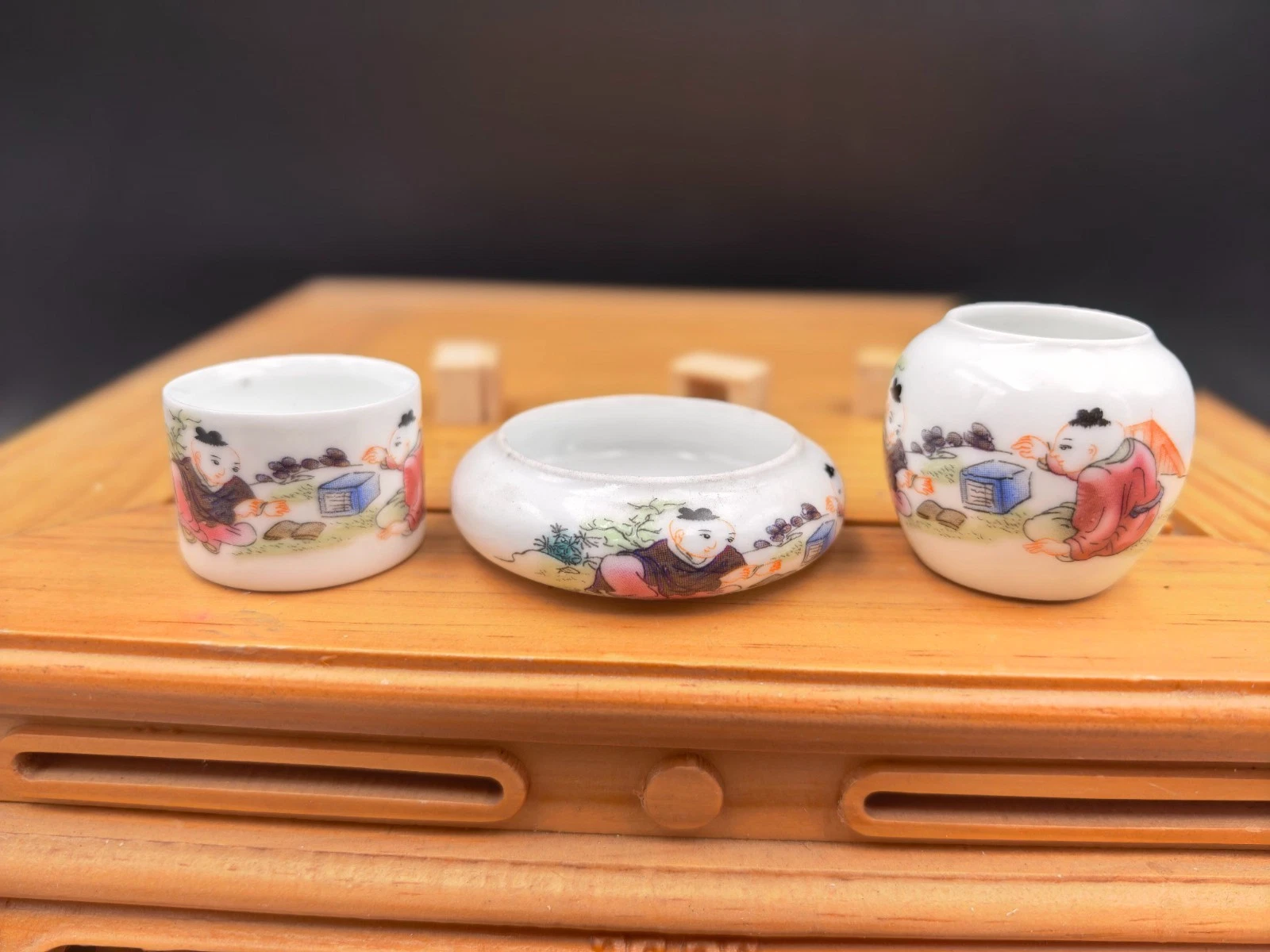 1set 3pcs Asian Bamboo Bird Cage porcelain food cups 70607
Opens in a new window or tab