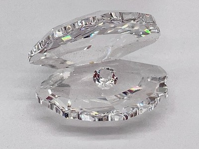 Swarovski Oyster Shell w/ Crystal 