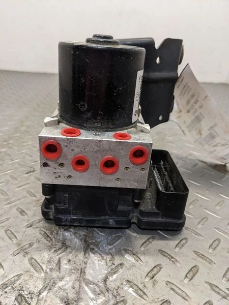 Dodge Ram 1500 2017-2022 camioneta ABS conjunto de módulo de bomba de freno antibloqueo OEM Foto 3 de 4