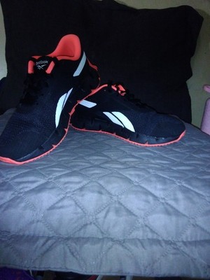 womens reebok zig size 4 pre owned black and coral orange