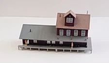 HO SCALE FREIGHT STATION