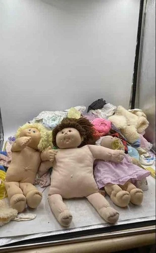 Vintage Cabbage Patch Kids Multicolor Assorted Dolls With Outfit Accessories Lot