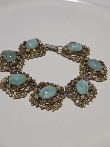 Vintage bracelet turquoise lucite bakelite material oval cab stones