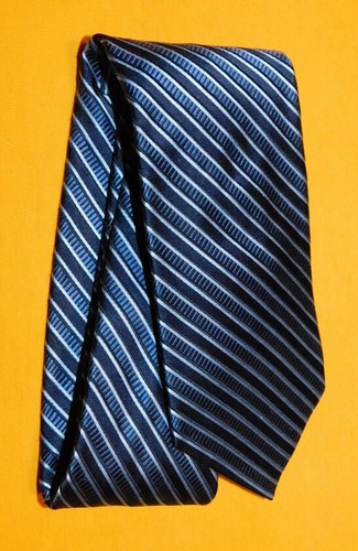 HART SCHAFFNER MARX MADE IN U.S.A. BLUE/LIGHT BLUE STRIPED TIE - NACK TIES. - Picture 2 of 3
