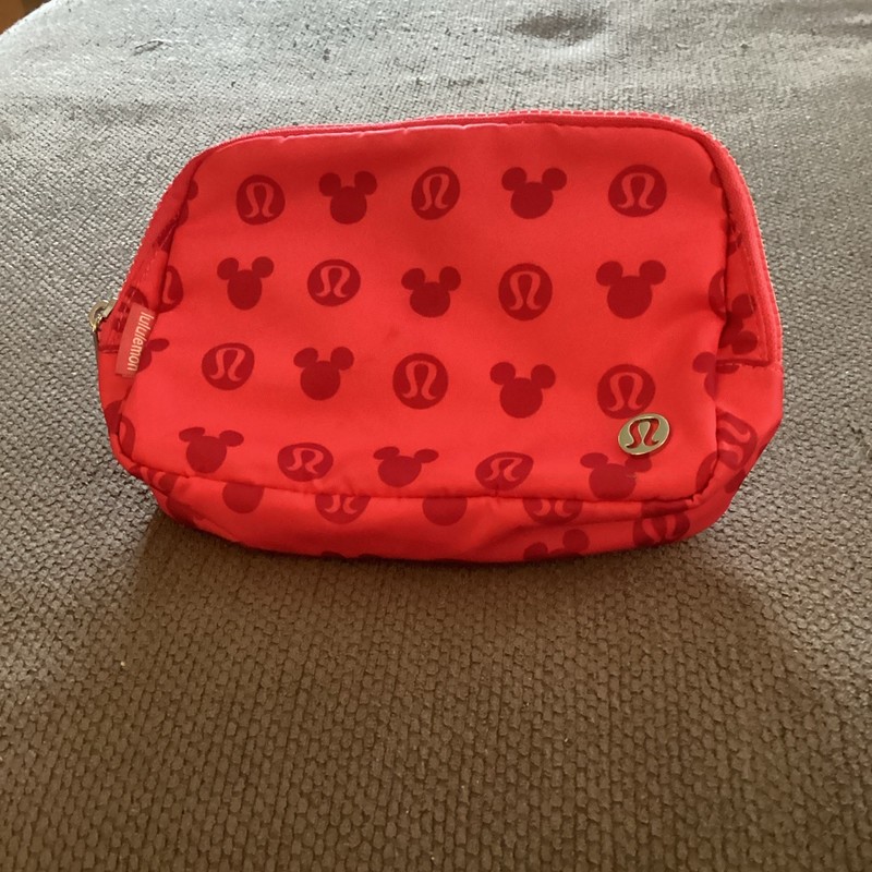 lululemon Red Waist Pack Belt Bag 1L Polyester Zip Closure 1 Pocket
