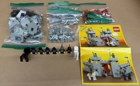 LEGO Castle 6073 Knight's Castle 6 Minifigures 408 Pieces No Box Pre-Owned