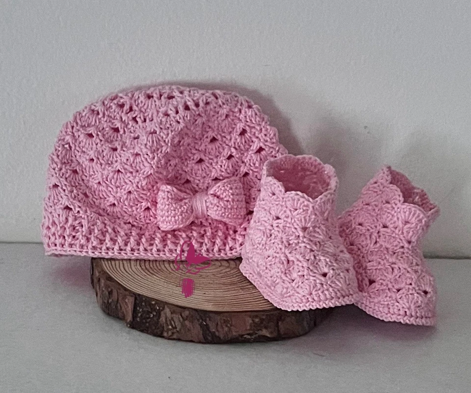 Set berretto e stivaletti, rosa, cotone, 0-3 mesi, uncinetto, nascita, benvenuta - Immagine 2 di 4