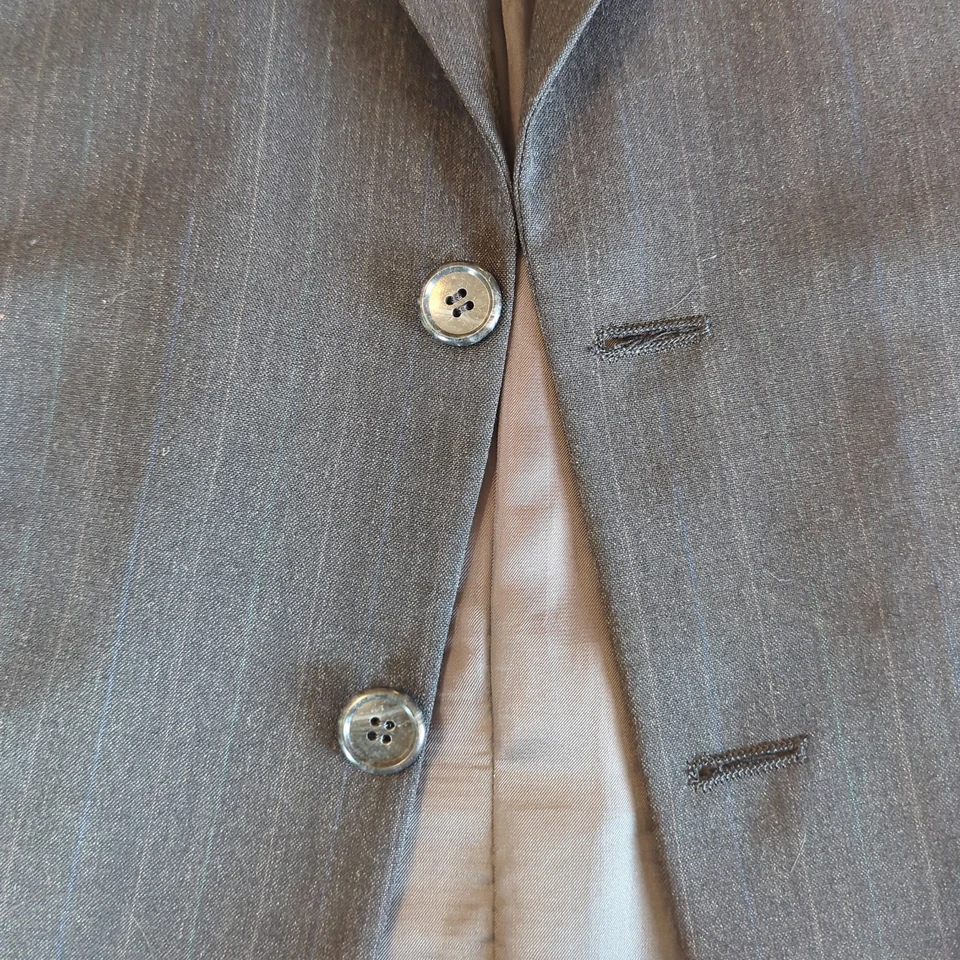 Cricketeer Men's Charcoal Wool Single-Breasted 2 Piece Suit Size 43R 31x33 - Image 4 of 4