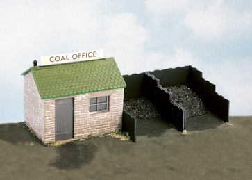 Wills SS15 Coal Yard & Hut, plastic coal Plastic Kit Plastic Kit OO Gauge