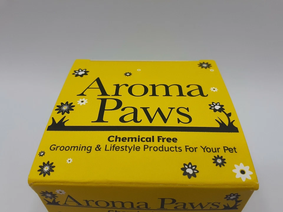 Aroma Paws - Vanilla Bean Lemongrass Pet-Friendly Candle 8oz Soy Wax Candle  - Image 2 of 4