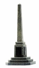 WAR MEMORAIL Obelisk 60mm tall OO/HO scale Plastic Trackside Model DAPOL C076
