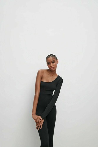 NWT Zara Black LIMITLESS CONTOUR 