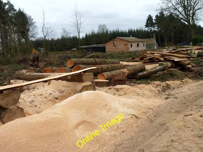 Foto 12x8 Kannst du es riechen? Markinch Eine Outdoor Bohlensägestation in L c2012