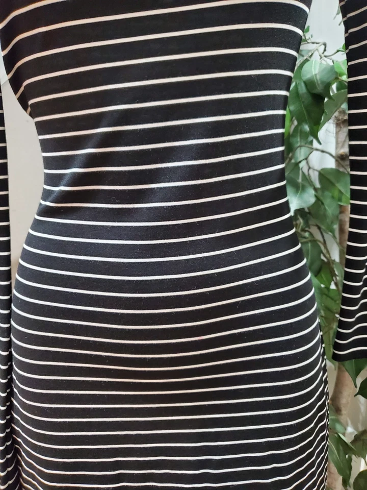 Vestido rasgado por Ronny Kobo fora do ombro listrado preto manga recortada comprimento do joelho XS - Imagem 4 de 4