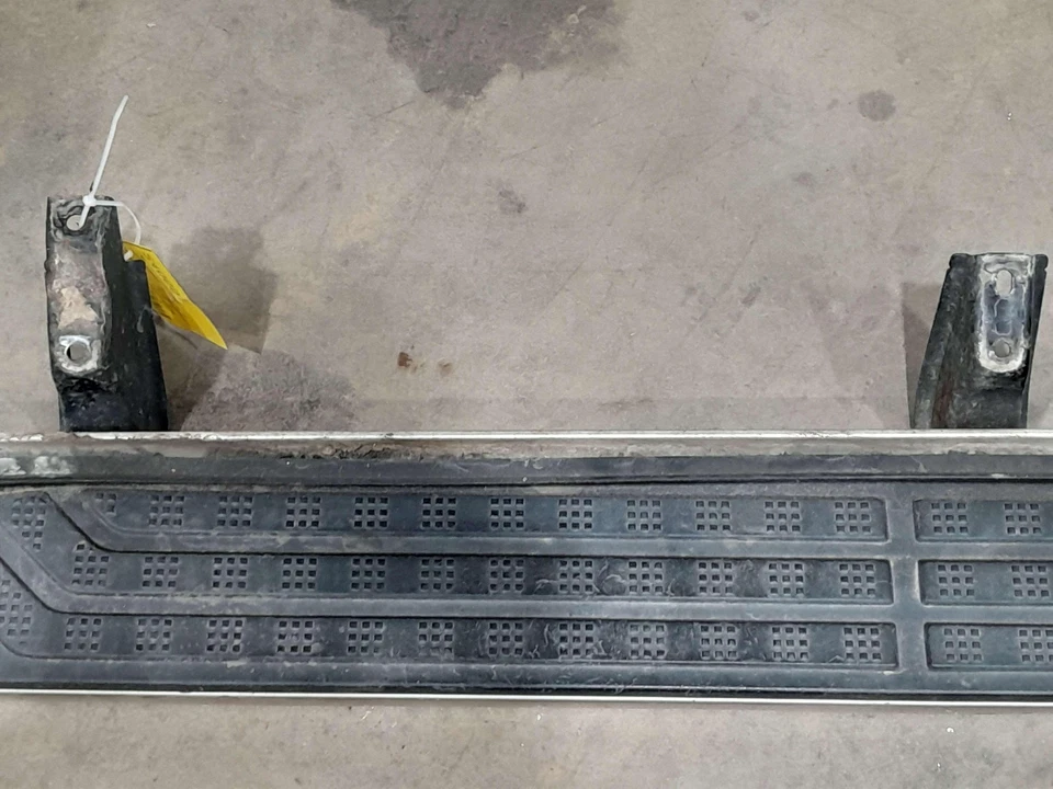 Подножка в сборе левая со стороны водителя для Toyota Sequoia 08–22 годов выпуска — золотистая 4Q2 от оригинального производителя - Изображение 2 из 4