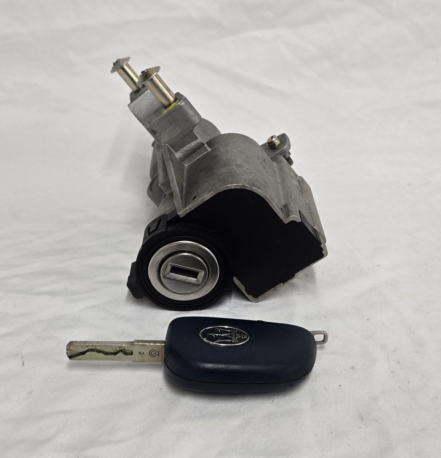 2005 Maserati Quattroporte M139 4.2L Automatic Trans. Ignition Switch w/ Key OEM
