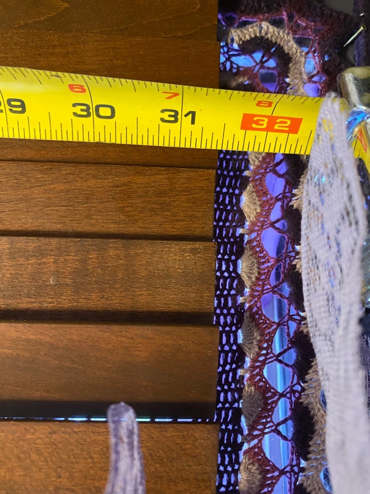 Persiana de ventana de madera real JCPenney | Listones de 1" | 32” x 64” | Soportes | Mancha de cerezo Foto 2 de 4