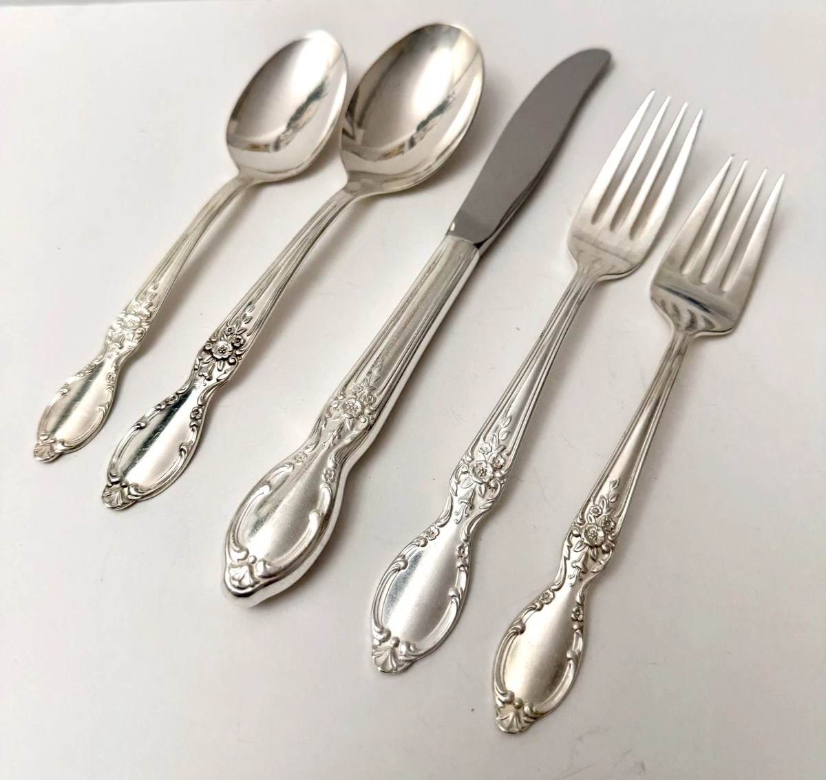 Wm. Rogers & Son Post - 1940 Flatware-Set Antique US Silver-Plated