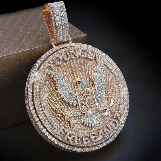 Colgante de plata de ley 925 de 4,50 quilates de corte redondo de moissanita real personalizado para hombre Foto 2 de 4