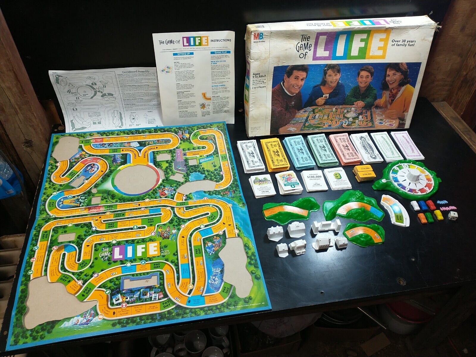 Game of Life - 1991 - Milton Bradley - Great Condition