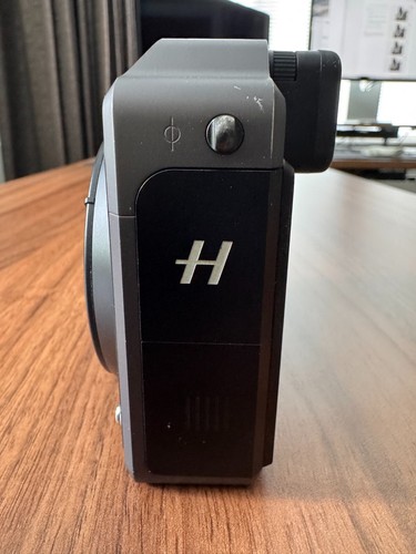 Hasselblad X1D II 50c + Hasselblad XCD F4/45P Lens (411 actuations only!) - Picture 6 of 13
