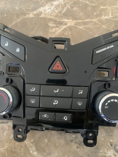 2011-2012 Chevrolet Cruze AC Heater Climate Control Temperature Unit B03B07021 - Picture 3 of 6