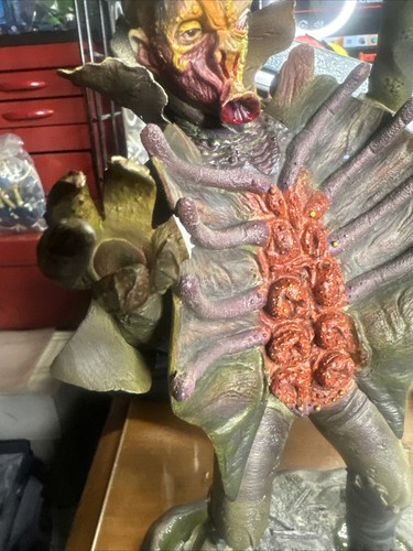 Famous Monster Maniacs The Freakmaker Mutations Painted figure Statue Broken (a) - Picture 10 of 24