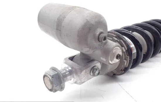 Suspensión de bobina de amortiguador trasero con acoplamiento Dogbone 2001 Suzuki GSXR750 1877 Foto 2 de 4