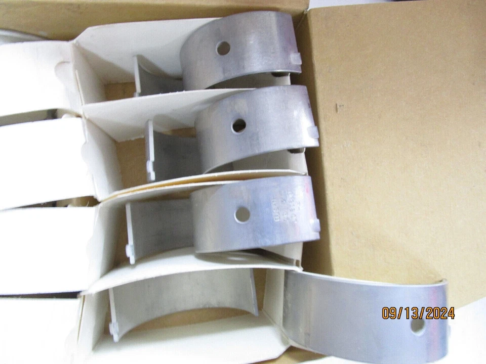 Engine Crankshaft Main Bearing Set Federal Mogul 7136M - Image 3 of 4