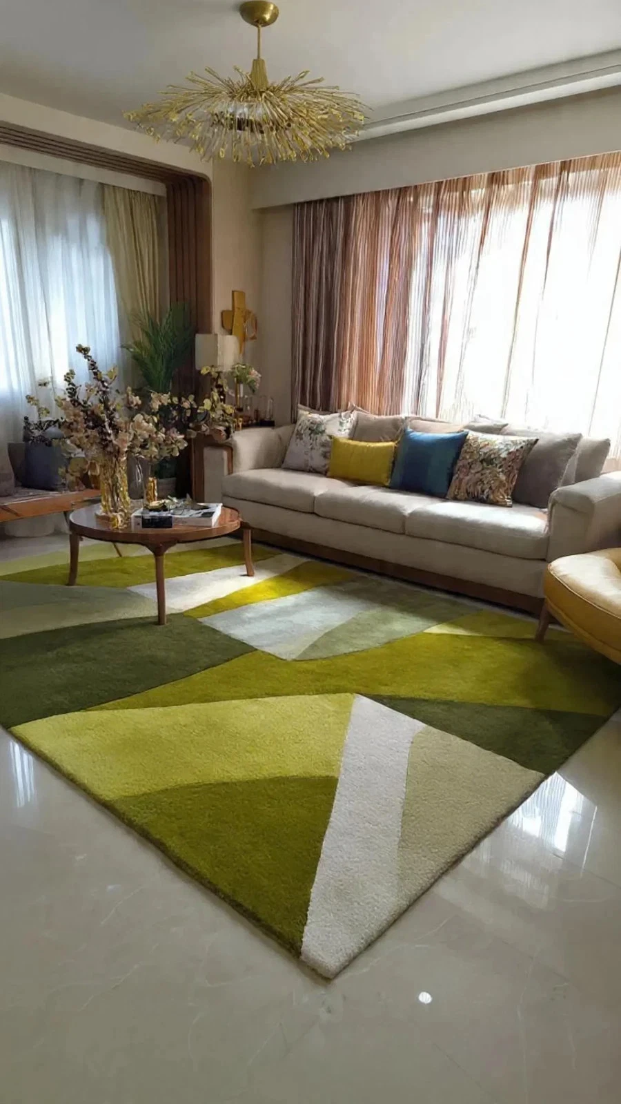 Green Hand-Tufted Wool Geometric Modern Abstract Area Carpet for Living Room
Opens in a new window o