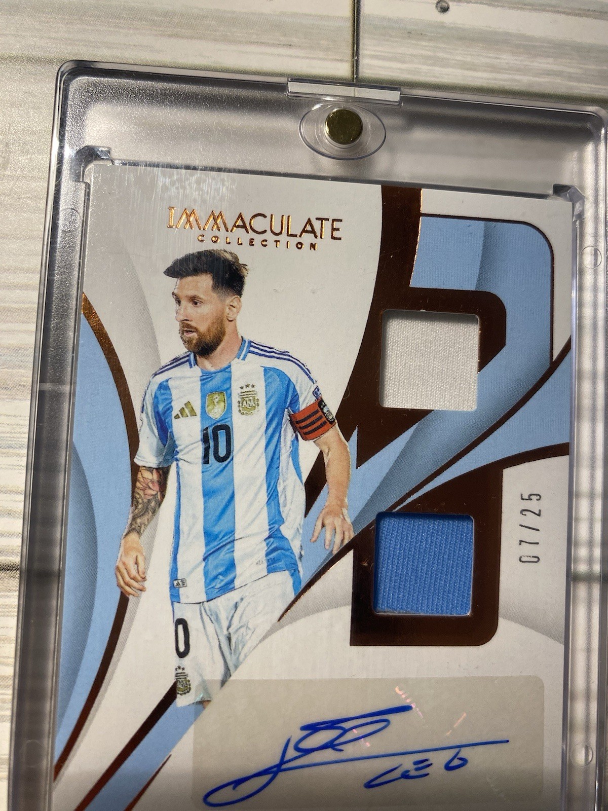 2024 PANINI IMMACULATE COLLECTION LIONEL MESSI DUAL SWATCH AUTO CARD 7/25 #DS-LM view 2