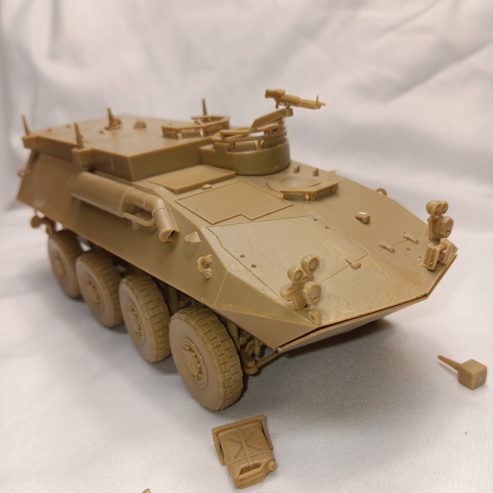 Built 1/35 Esci 5034 USMC LAV-25 Command Vehicle Ready to Paint/Detail 
