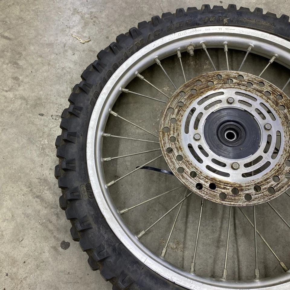 ✅ RUEDA DELANTERA COMPLETA CR85 LLANTA 17" ORIGINAL OEM HONDA CR 80 85 R B (1996-2008) Foto 3 de 4