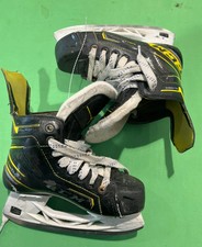 Used Junior CCM Classic SE Hockey Skates  Size 2.5