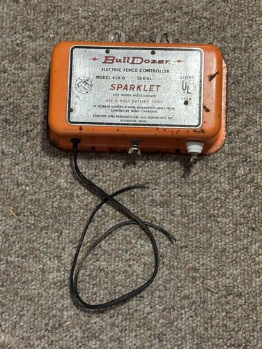 Vintage Bull Dozer Electric Fence Controller 410-D Has A Pulse   Please Read