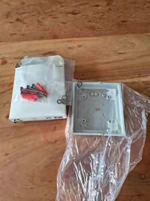 MOBOTIX MX-OPT-Box-1-EXT-ON-SV Aufputzgehäuse, 1-fach, silber