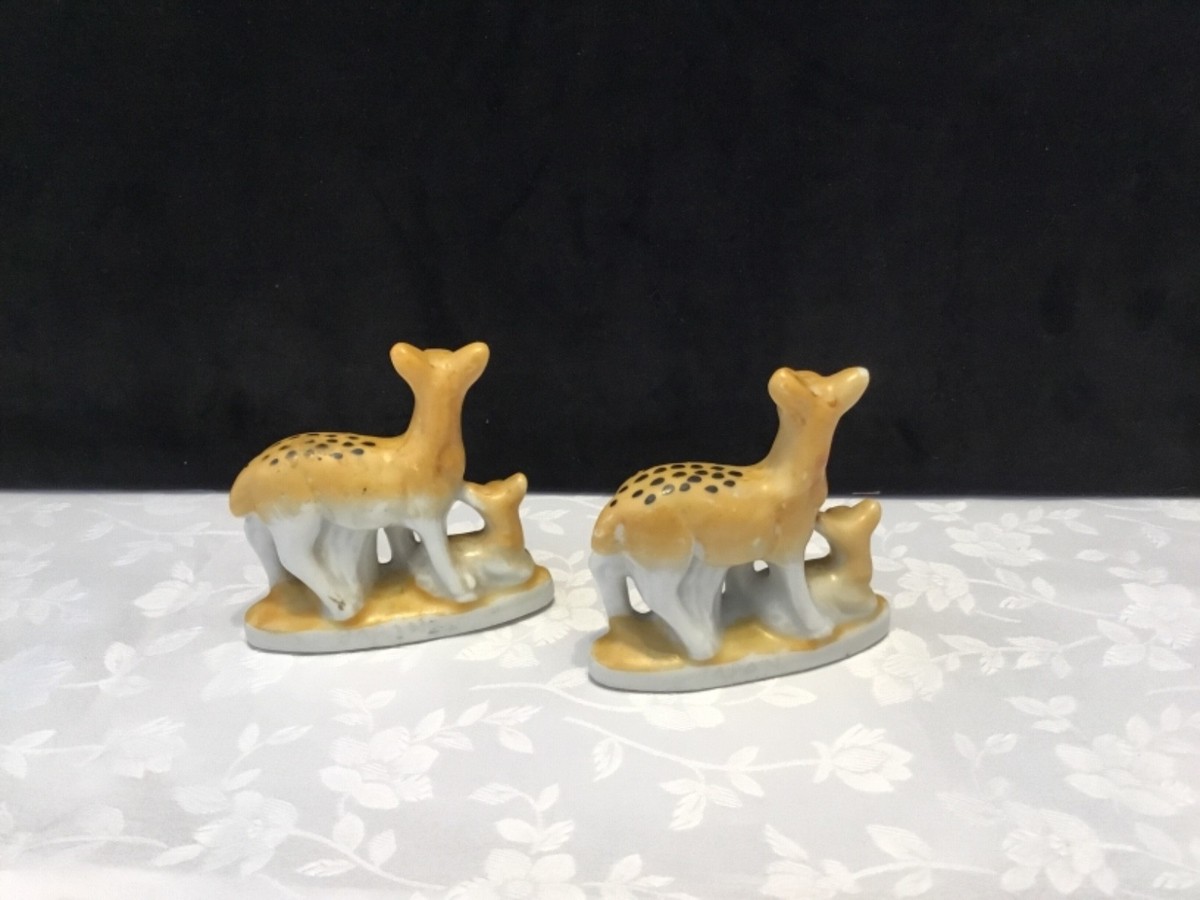 Set of 2 Vintage Small porcelain Adult Deer with baby figurines