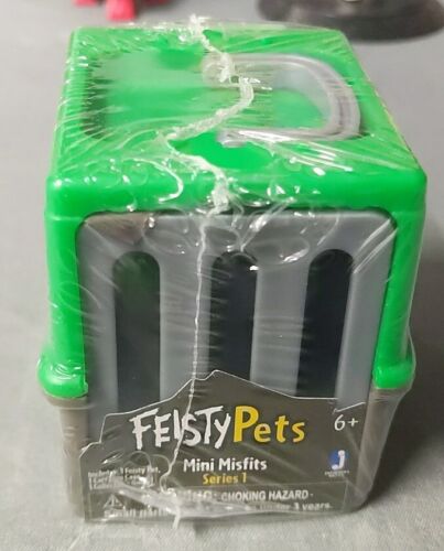 Feisty Pets Mini Misfits Blind Mystery Pack Green Crate - Series 1 - New, Sealed - Picture 1 of 4