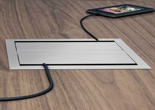 Byrne Ellora silver aluminum 4 power 4 USB 2 data module in original box - 第 2/9 張圖片