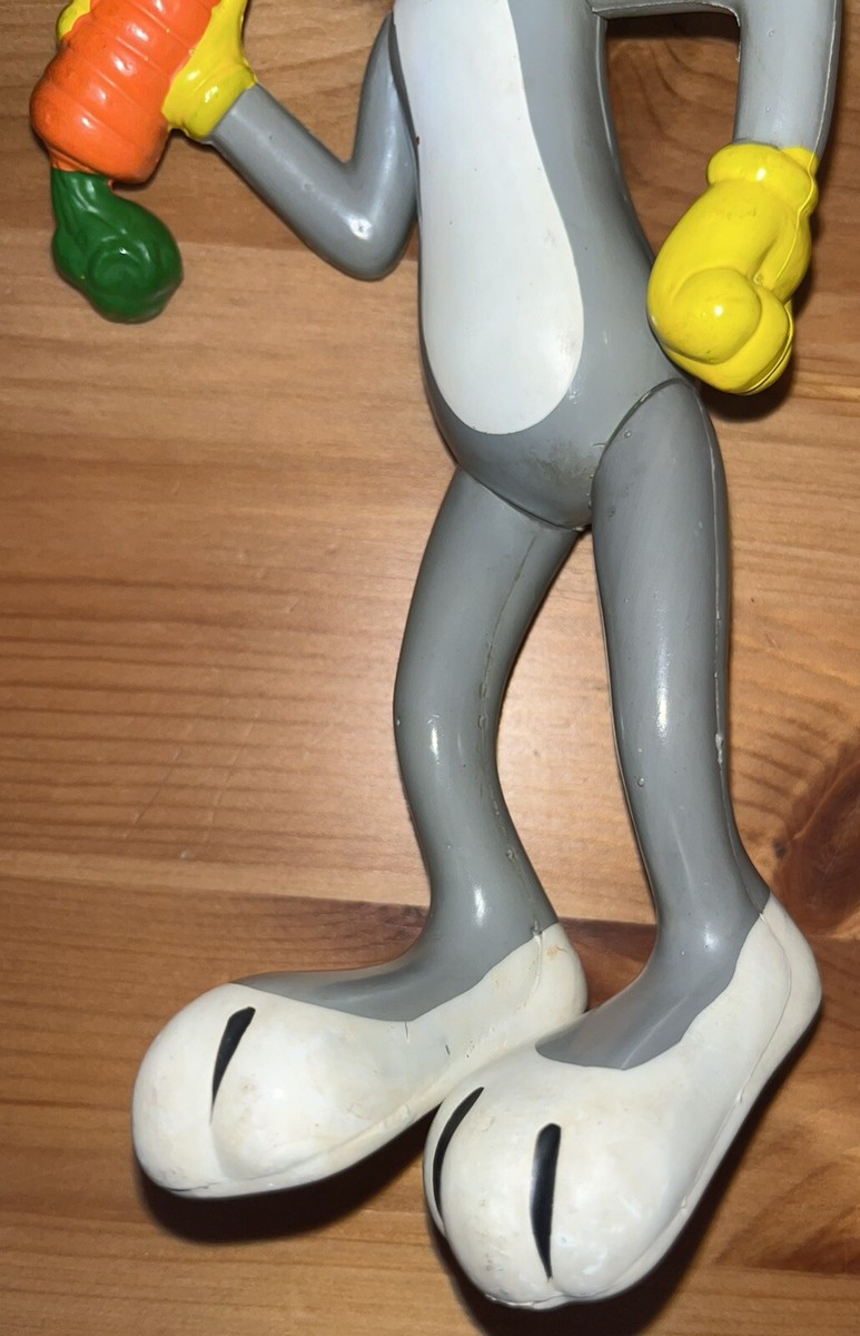Vintage DAKIN original BUGS BUNNY vinyl figure WARNER BROS w