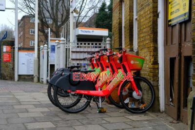 PHOTO  CROUCH HILL STATION : HIRE BIKES
